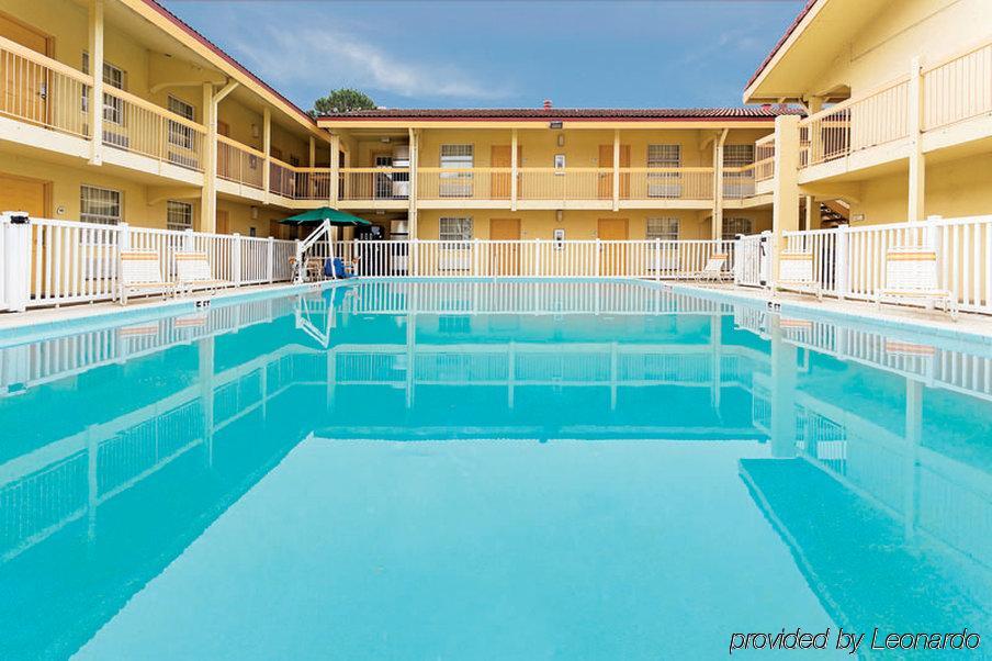 Days Inn By Wyndham Jacksonville Baymeadows Exterior photo