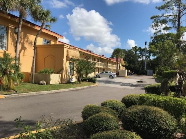 Days Inn By Wyndham Jacksonville Baymeadows Exterior photo